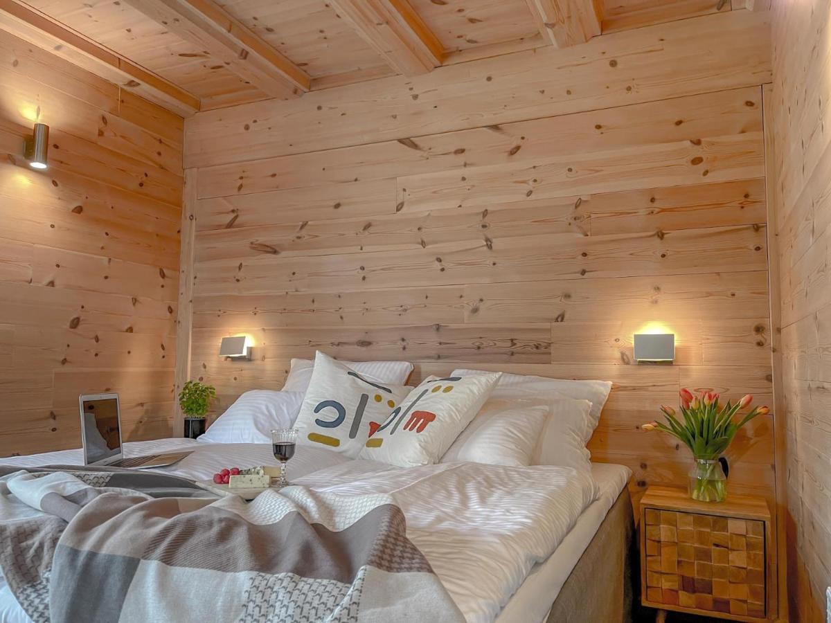 Traumhaff Kuestenchalets - Einzigartige Chalets An Der Ostsee. Ganz Aus Laerchenholz Mit Kamin Und Sauna Vogelsang-Warsin Kültér fotó